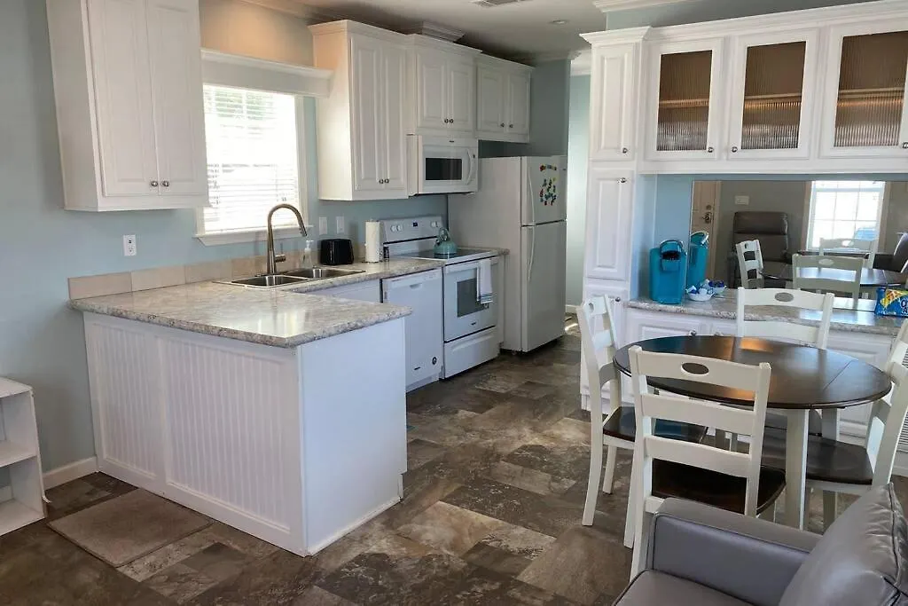 Cozy Tiny Near World & Orlando Parks! Holiday home Kissimmee