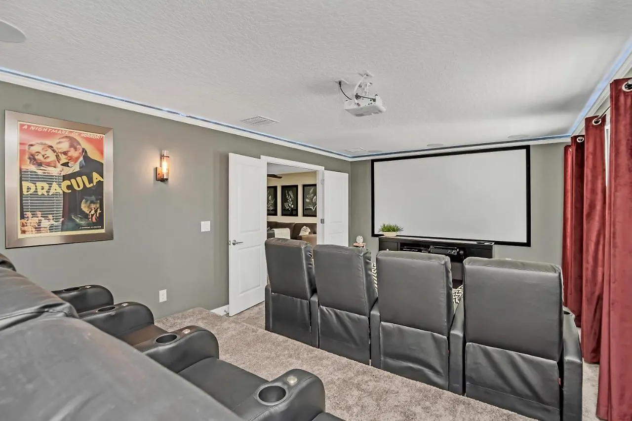 Large Villa, Private Poolgame Roommovie Theater Holiday home