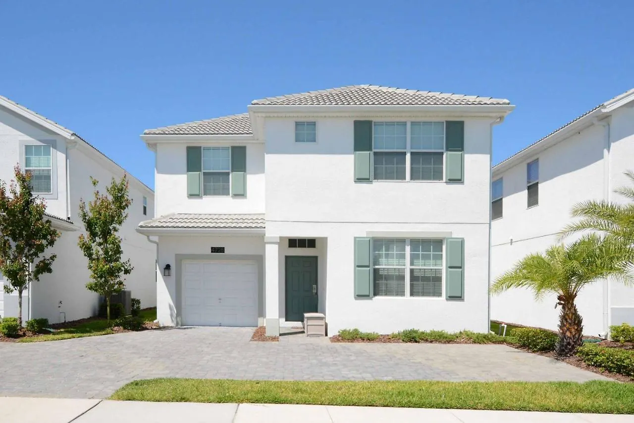 Storey Lake-6 Bedrooms W-pool-1670st