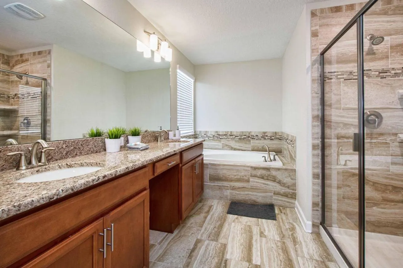 Storey Lake-6 Bedrooms W-pool-1670st *