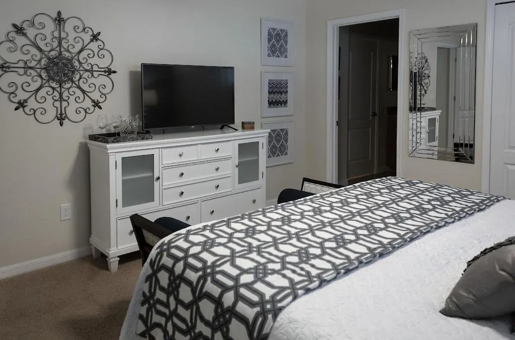 Apartment Frozen Retreat With Private Pool & Baby Gear Near Disney World *