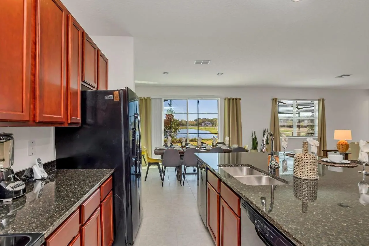 Holiday home 8Br Mansion - Family Luxury Resort - Sleeps 16 - Private Pool And Games Room! *
