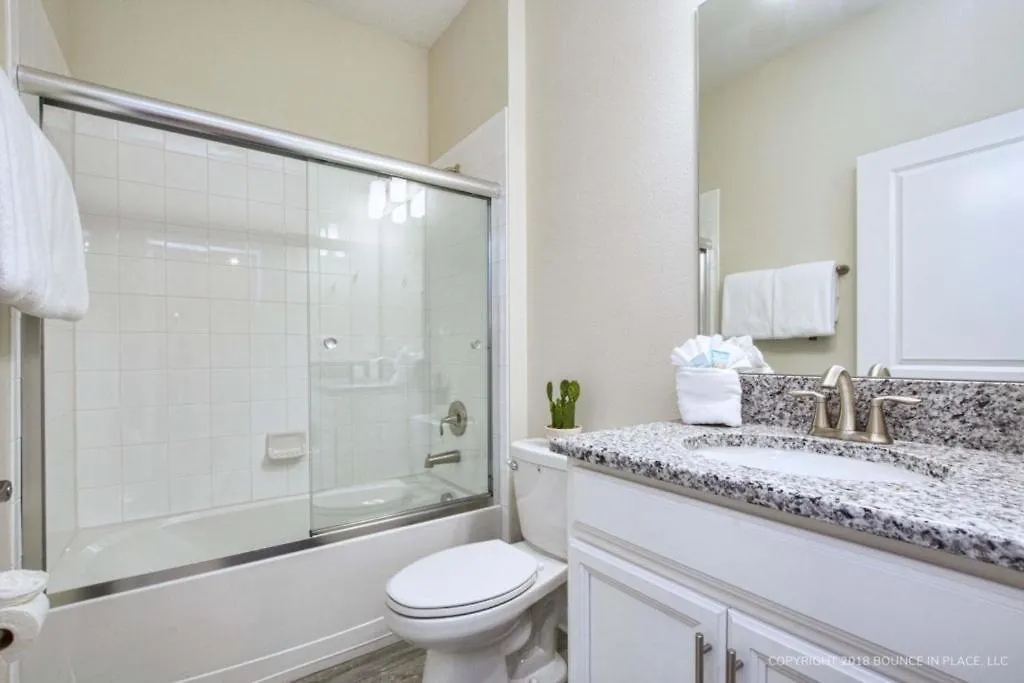 Storey Lake- 5 Bedroom Pool Home- 1666st *
