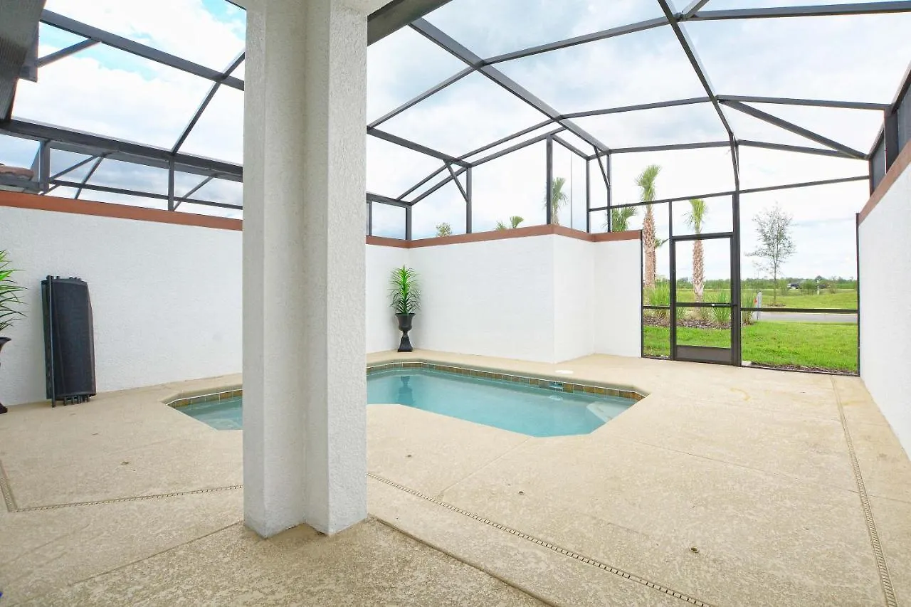בית נופש Storey Lake- 5 Bedroom Townhome W/pool -1601st *