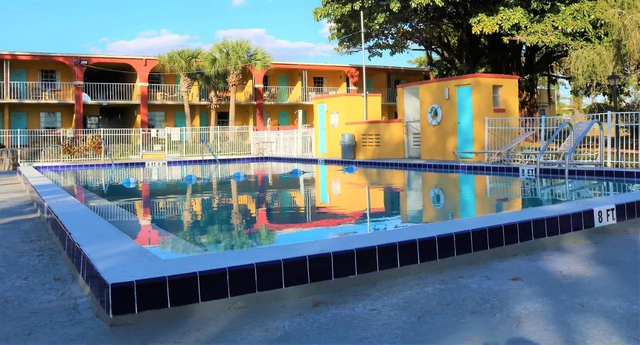 Howard Johnson By Wyndham Front Park Kissimmee