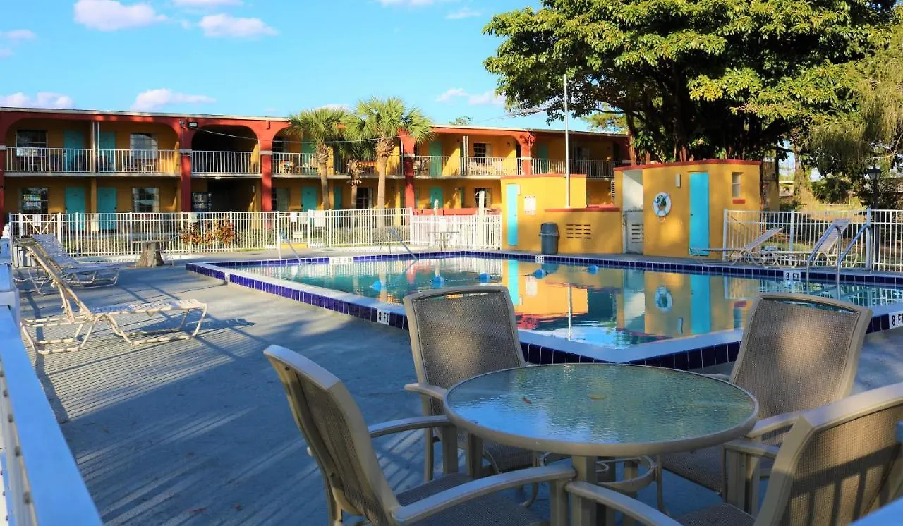 Howard Johnson By Wyndham Front Park Motel Kissimmee