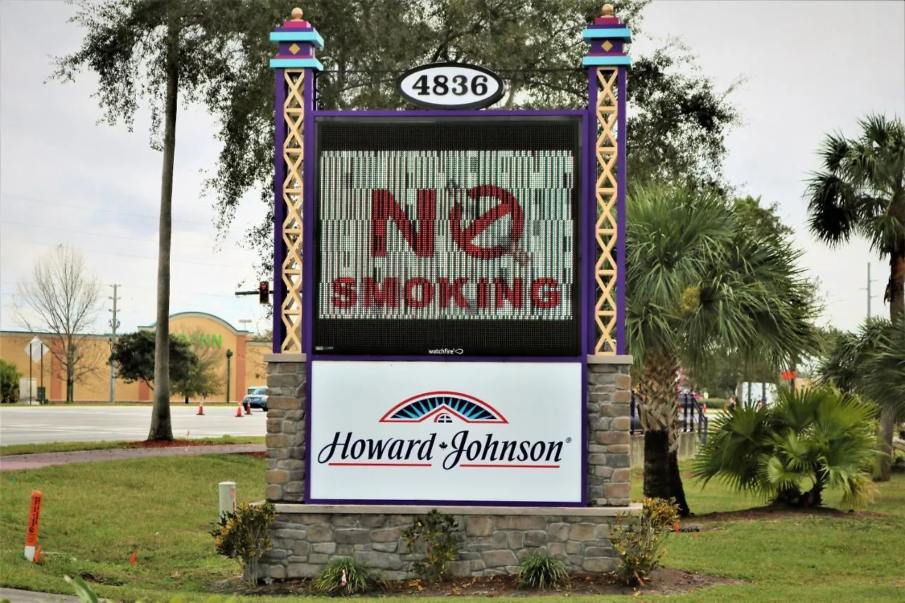 Howard Johnson By Wyndham Front Park