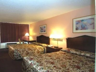 Howard Johnson By Wyndham Tropical Palms