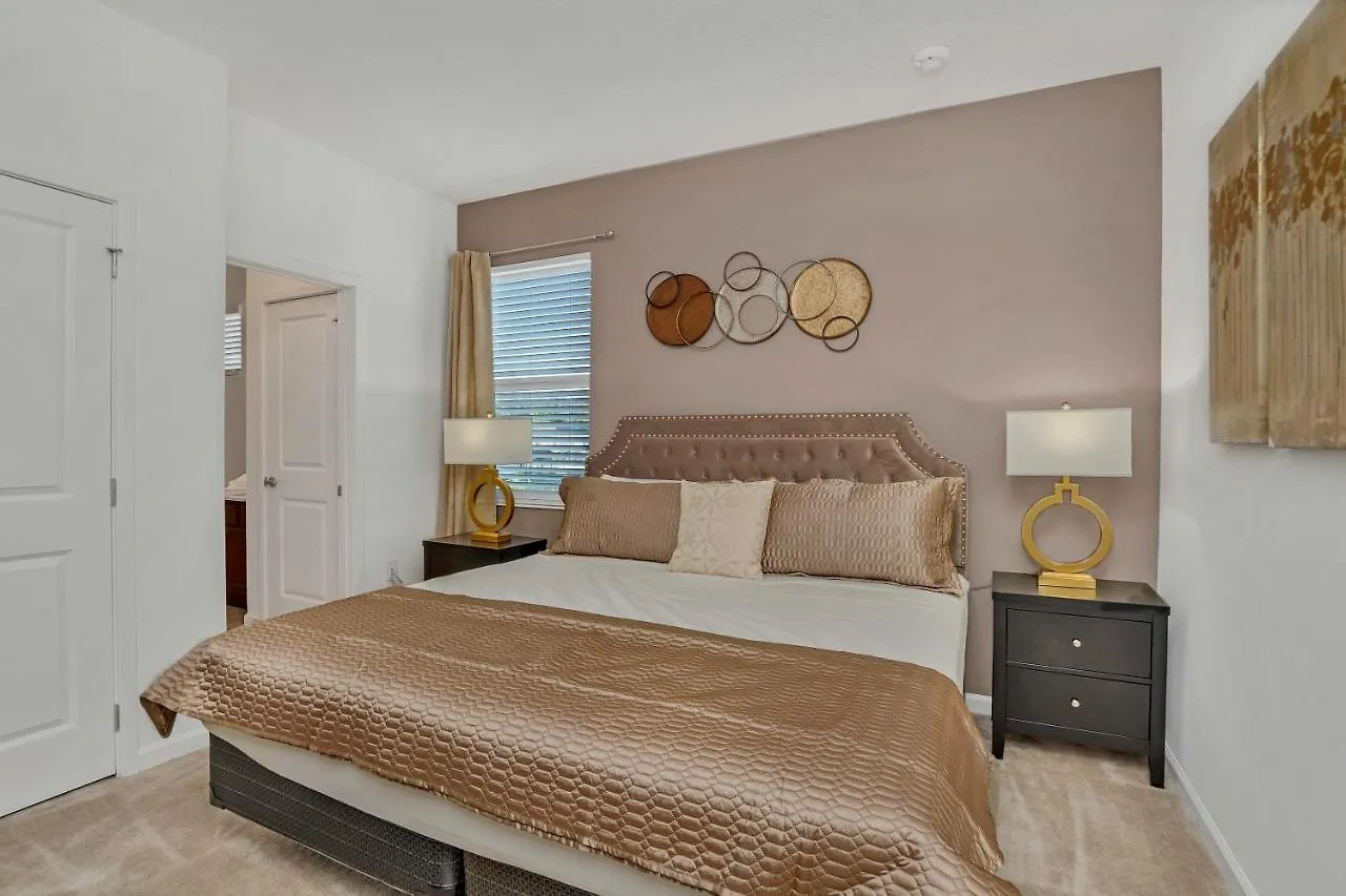 8Br Mansion - Family Luxury Resort - Sleeps 16 - Private Pool And Games Room!