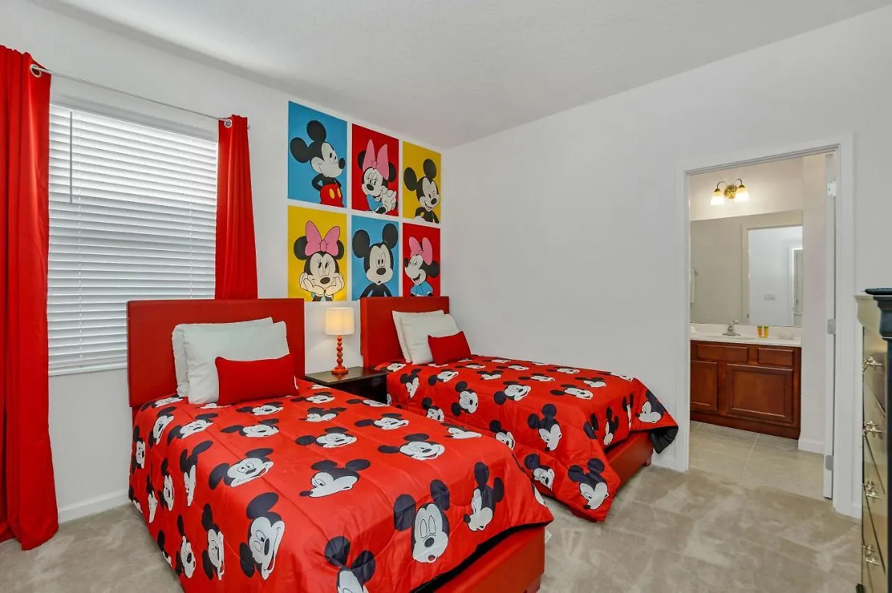 8Br Mansion - Family Luxury Resort - Sleeps 16 - Private Pool And Games Room! Holiday home