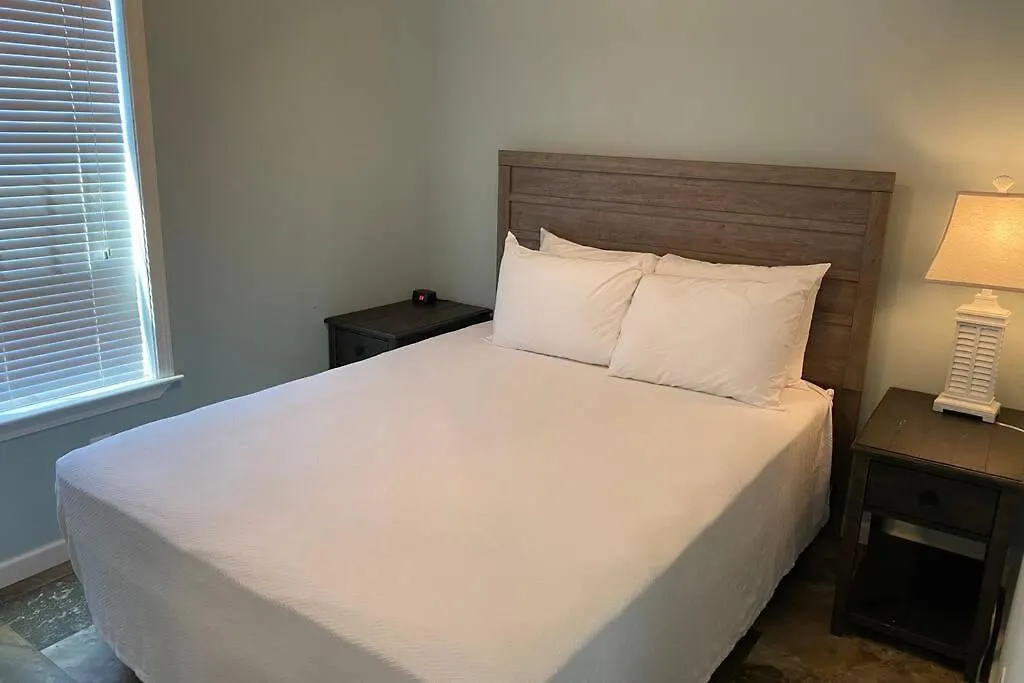 Cozy Tiny Near World & Orlando Parks! *