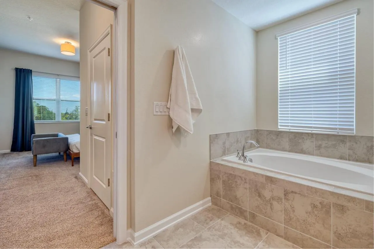 Elegant And Modern Near Kissimmee