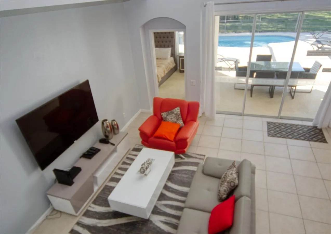 5 Bedroom 3 And Half Bathroom Luxury At Windsor Palms Vakantiehuis