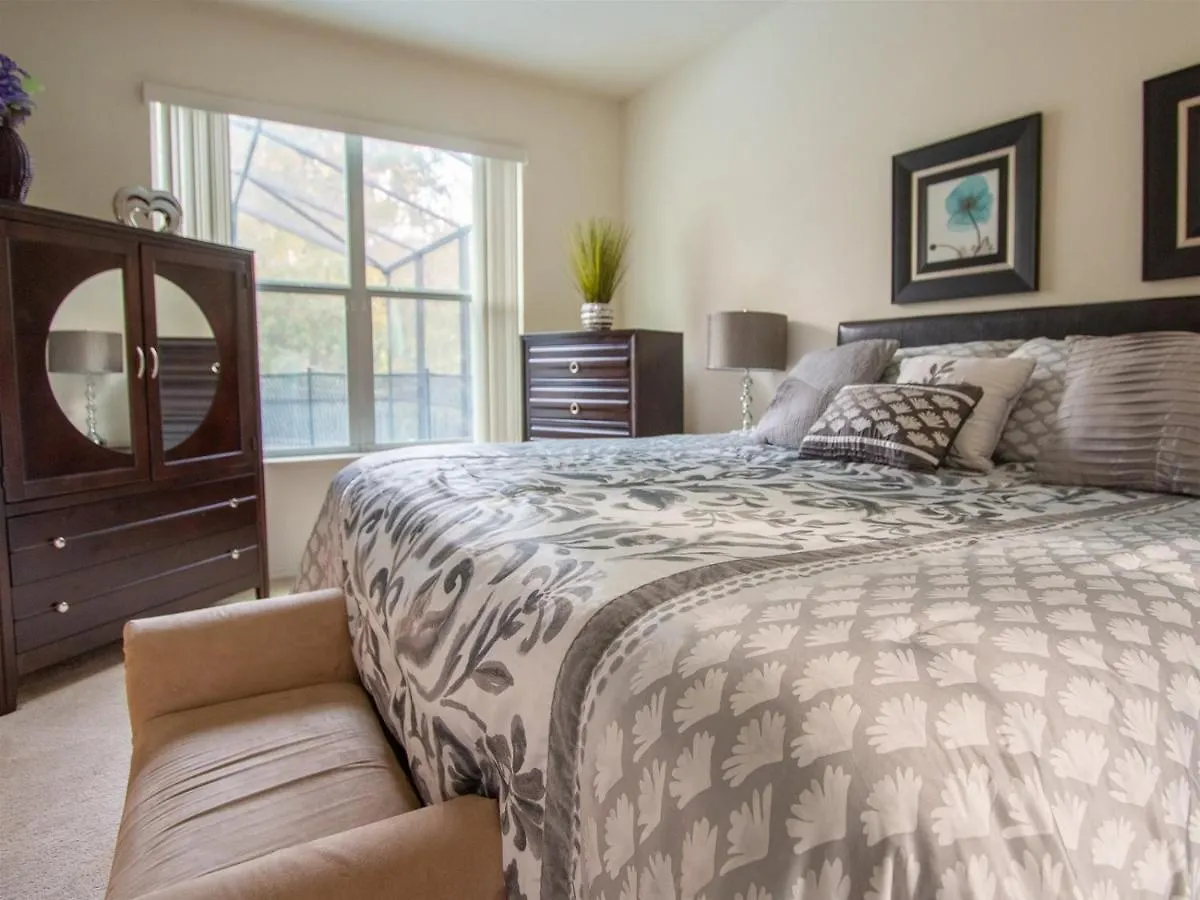 Luxurious With Privacy In 5 Bedroom With Private Pool By Florida Dream Homes *