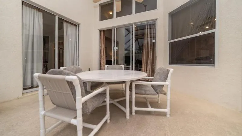 Gated 6 Bed 4 Bath With South Facing Pool Holiday home