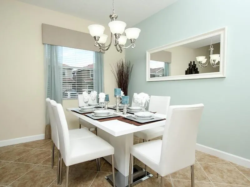 Stunning 5 Bedroom 5 Bath In Paradise Palms *