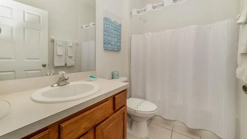 Holiday home 1 Mile To 4 Bedroom 4 Bath Pool In The Windsor Hills