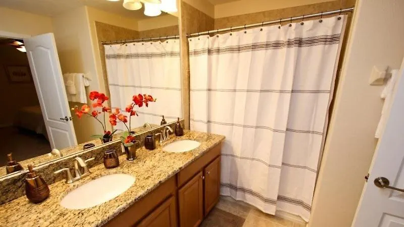 Beautiful 4 Bedroom 3 Bath Town In Paradise Palms Orlando