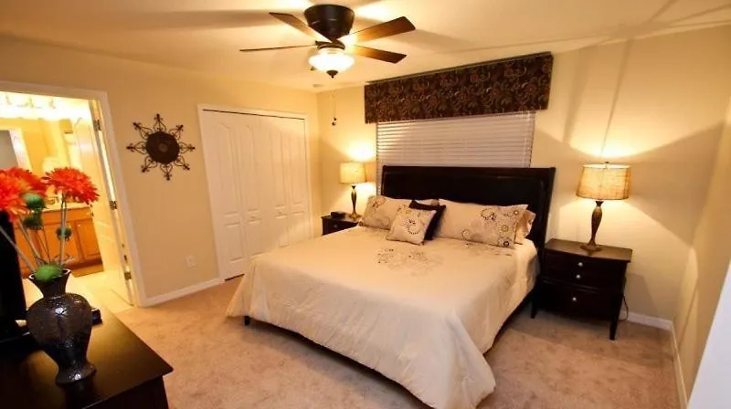Beautiful 4 Bedroom 3 Bath Town In Paradise Palms Orlando