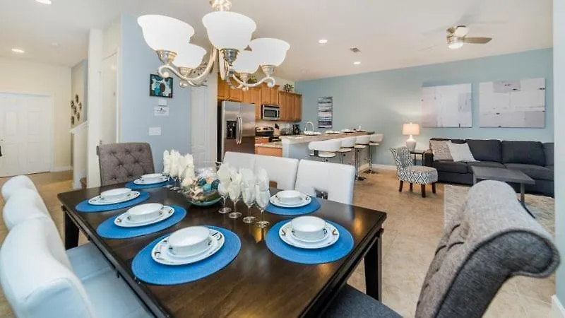 Beautiful 4 Bedroom Town House In The Fantastic Paradise Palms