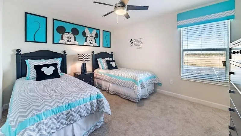 Gorgeous 6 Bedroom 5 Bath Pool In Story