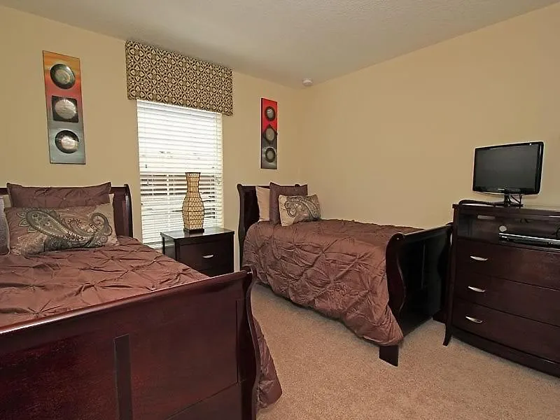 4 Bedroom 3 Bath Beautiful Town In Kissimmee Holiday home Orlando