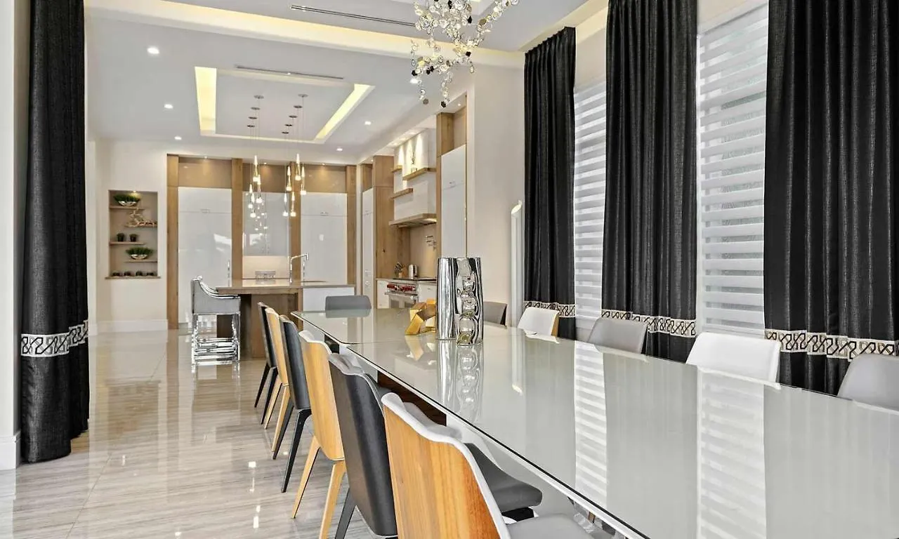 Holiday home Luxurious 9 Bdrm Estate With Golf Simulator And Entertainment Loft At Reunion