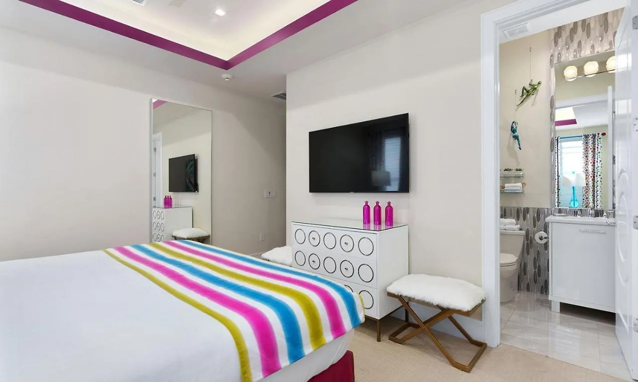 Holiday home Luxurious 9 Bdrm Estate With Golf Simulator And Entertainment Loft At Reunion