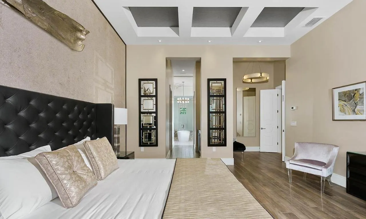 Luxurious 9 Bdrm Estate With Golf Simulator And Entertainment Loft At Reunion Holiday home *