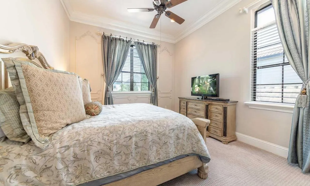 Holiday home Traditional 5 Bdrm With Open Concept Kitchen At Reunion *