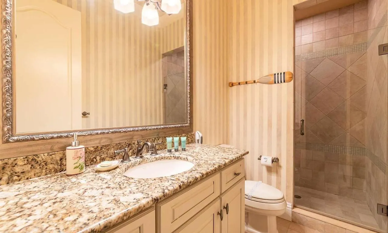Traditional 5 Bdrm With Open Concept Kitchen At Reunion Holiday home Kissimmee