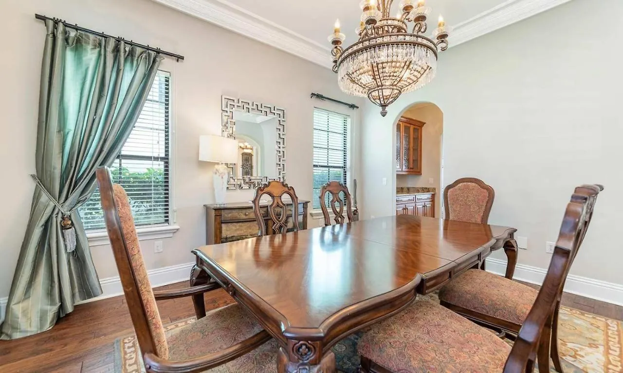 Traditional 5 Bdrm With Open Concept Kitchen At Reunion Holiday home *
