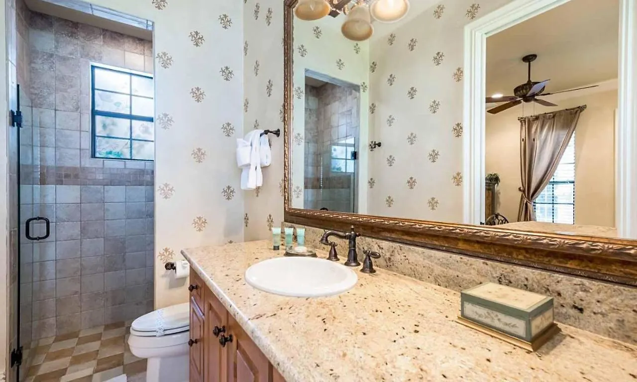 Traditional 5 Bdrm With Open Concept Kitchen At Reunion Holiday home Kissimmee