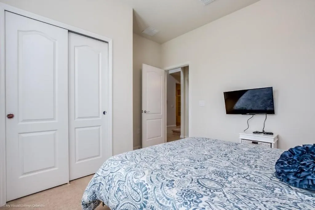 8 Bed Windsor At Westside Resort!