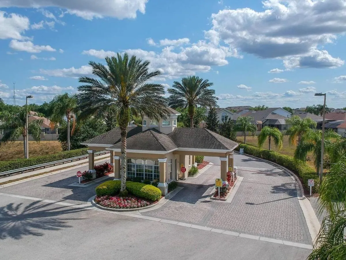 Resort-style Near Disney World * Kissimmee