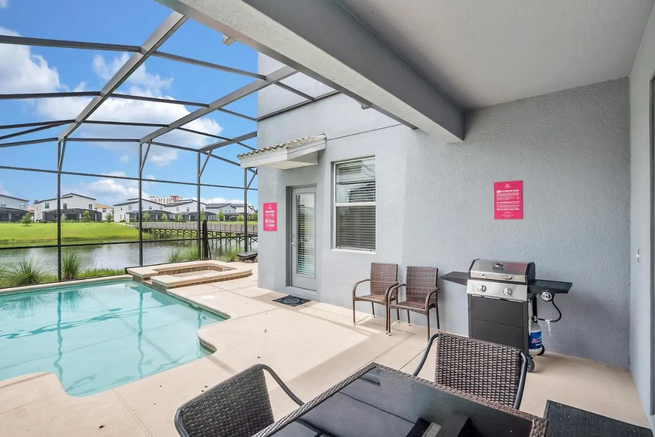 Lakeview With Private Pool And Free Water Park -10mins From Disney- Holiday home
