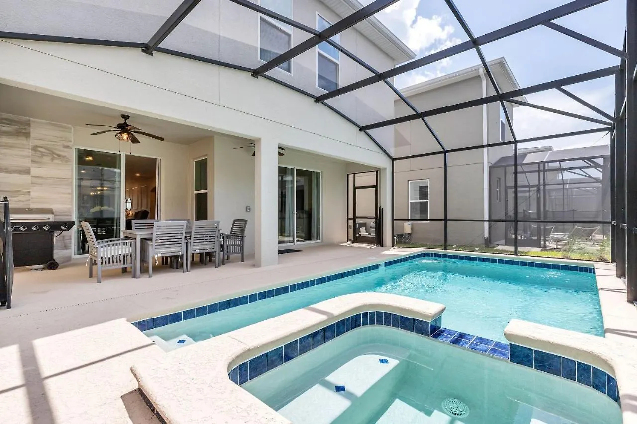 Lovely Private Pool Wfree Access 키시미