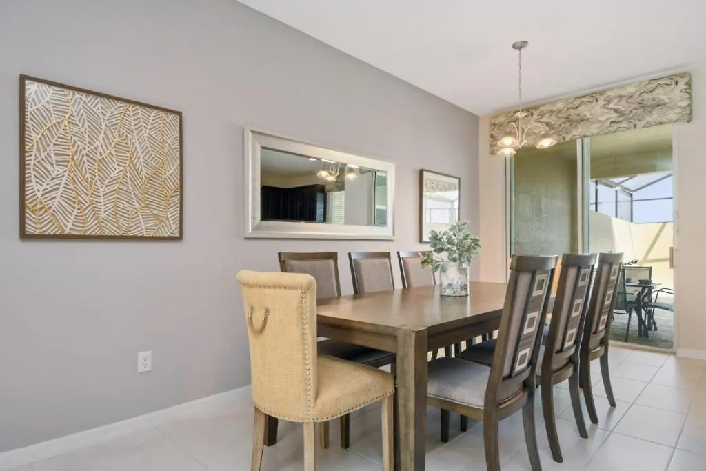 Solara Brand New 4 Bed 4,5 Bath Townhome Townhouse