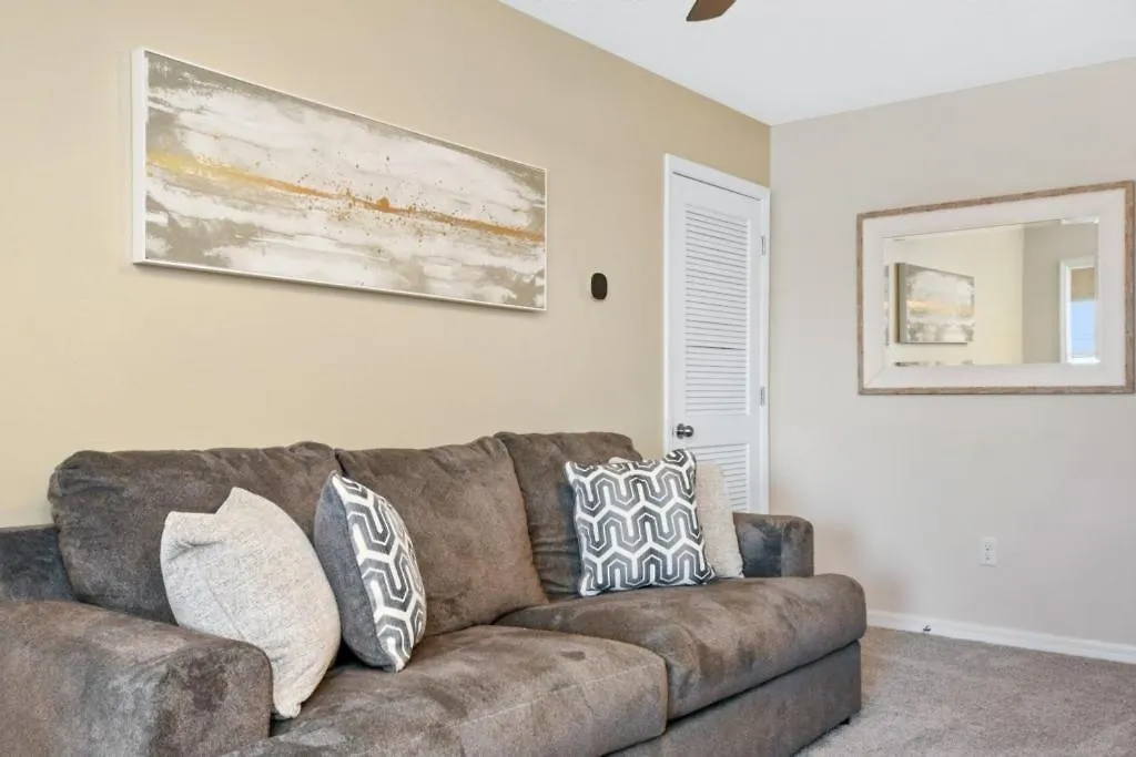 Solara Brand New 4 Bed 4,5 Bath Townhome Townhouse