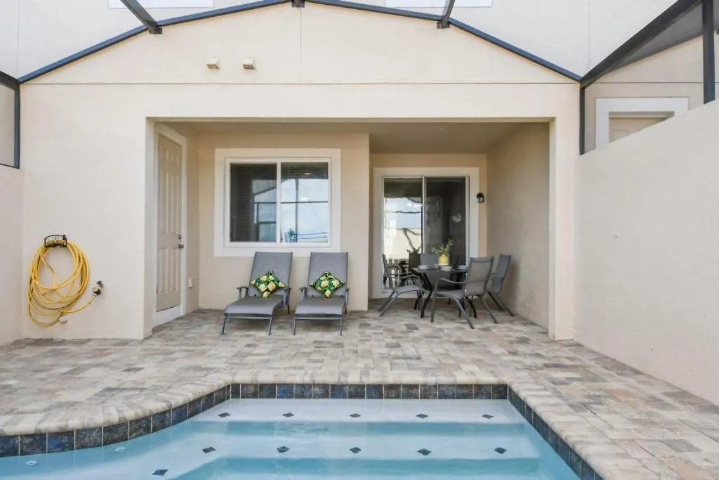 Solara Brand New 4 Bed 4,5 Bath Townhome Townhouse