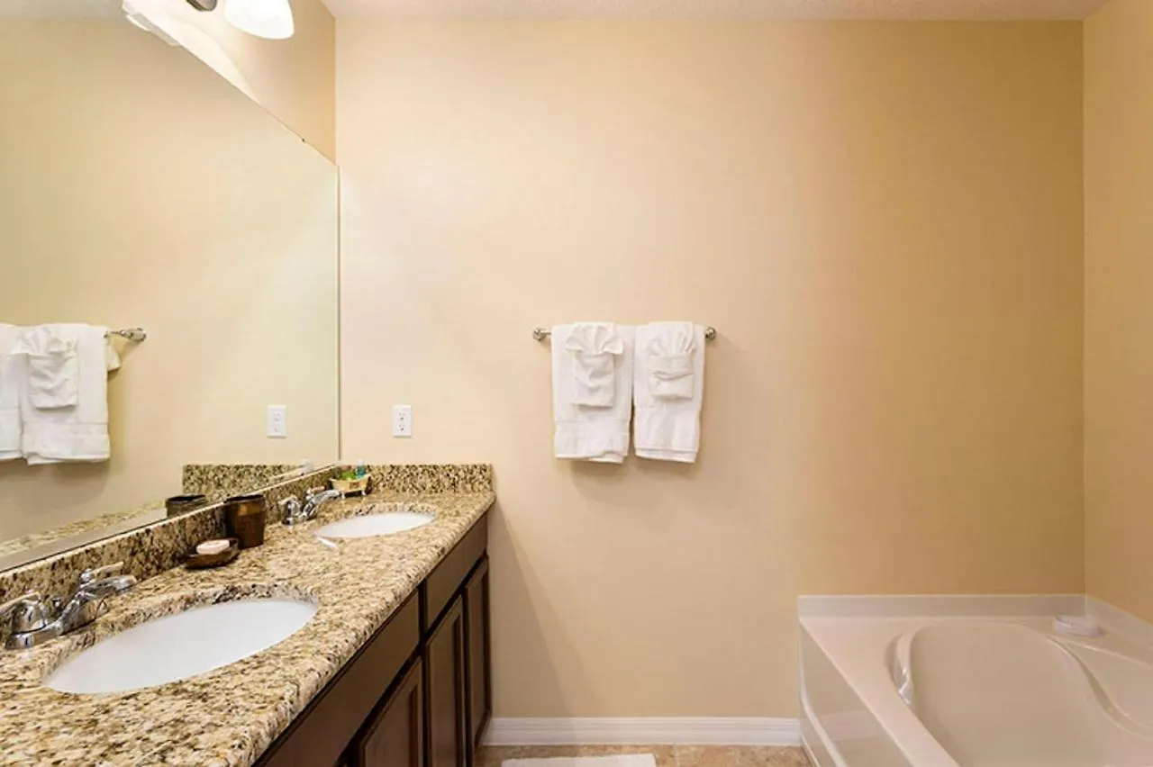 5br 5 Bath Pvt Pool Bbq 11min 2744ft *