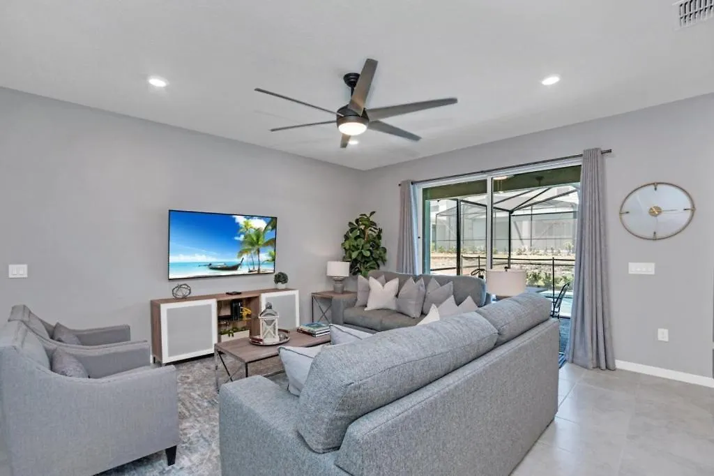 5 Bed With Fantastic Game In Fun Resort! Townhouse *