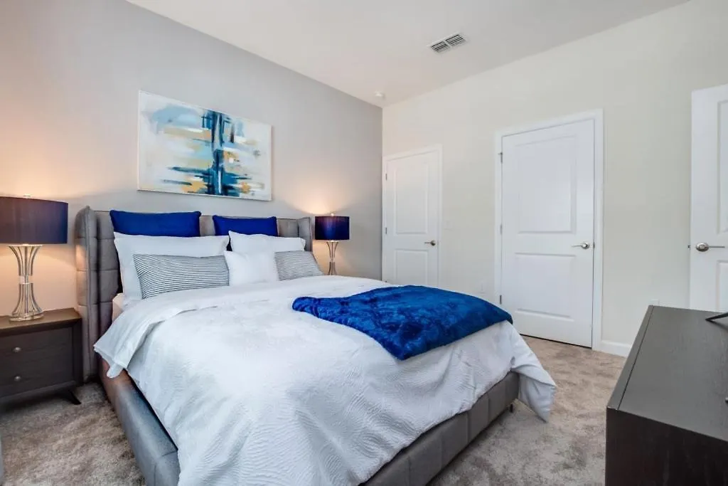 Storey 4 Bed With Private Pool Townhouse Holiday home *