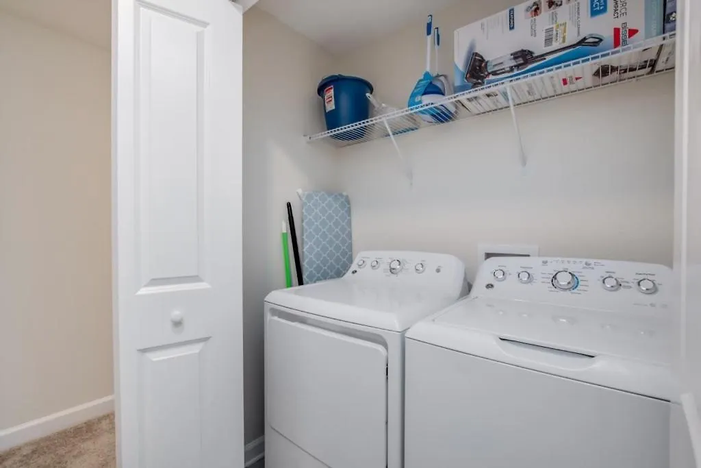 Storey 4 Bed With Private Pool Townhouse