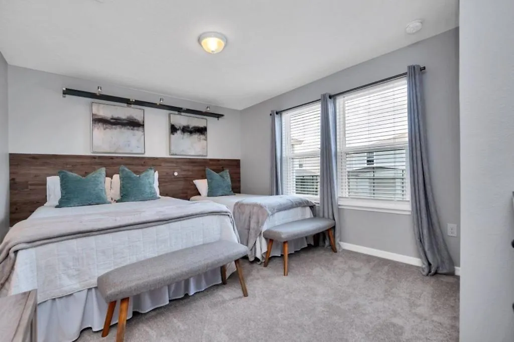 5 Bed With Fantastic Game In Fun Resort! Townhouse Holiday home