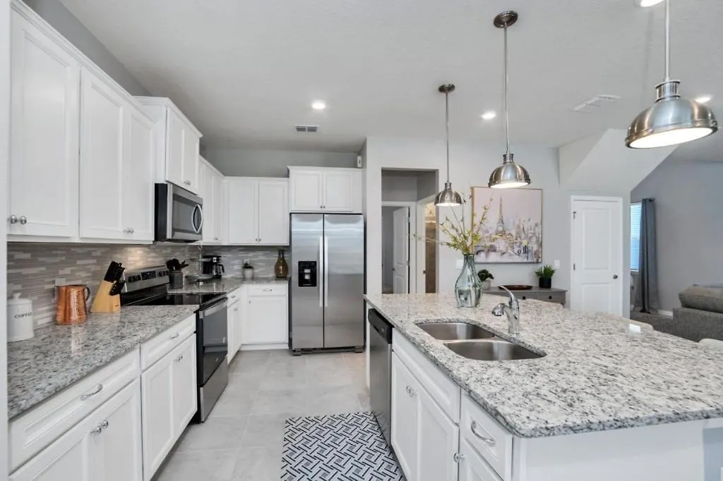 5 Bed With Fantastic Game In Fun Resort! Townhouse