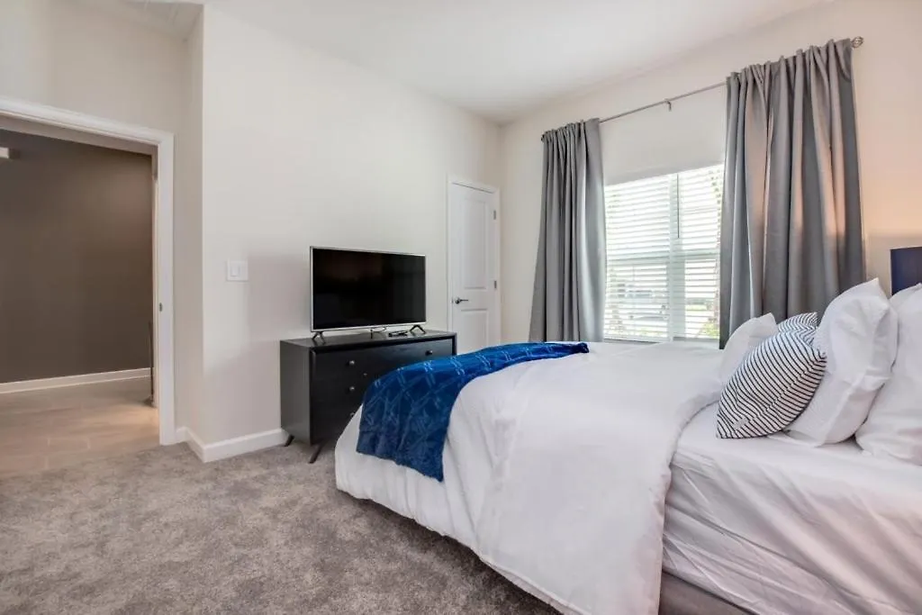 Storey 4 Bed With Private Pool Townhouse * Kissimmee