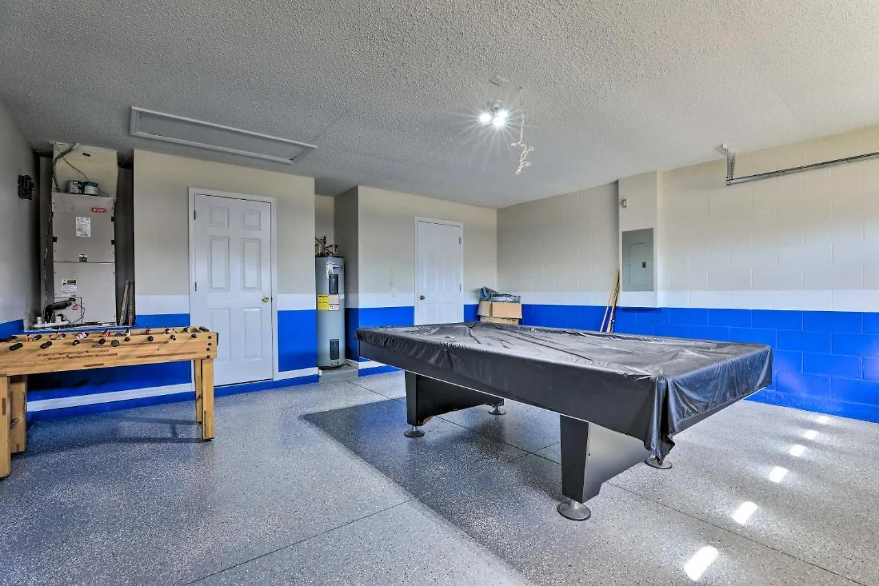 With Pool About 8 Mi To World Holiday home