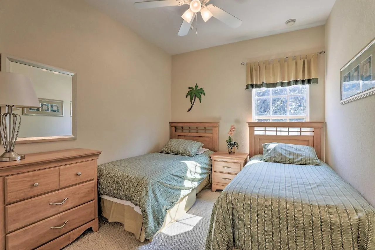 Family Townhome With Amenity Access!