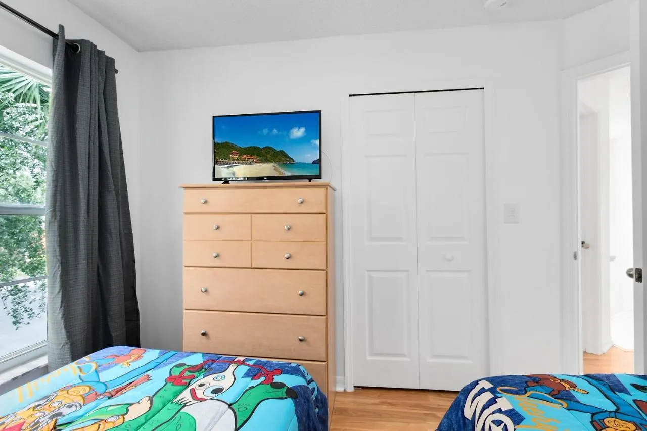 Beautiful 4 Bedroom Townhome Conservation View Holiday home Four Corners
